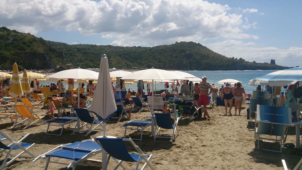Cala Blanca Villaggio Alberghiero مارينا دي كاميروتا المظهر الخارجي الصورة