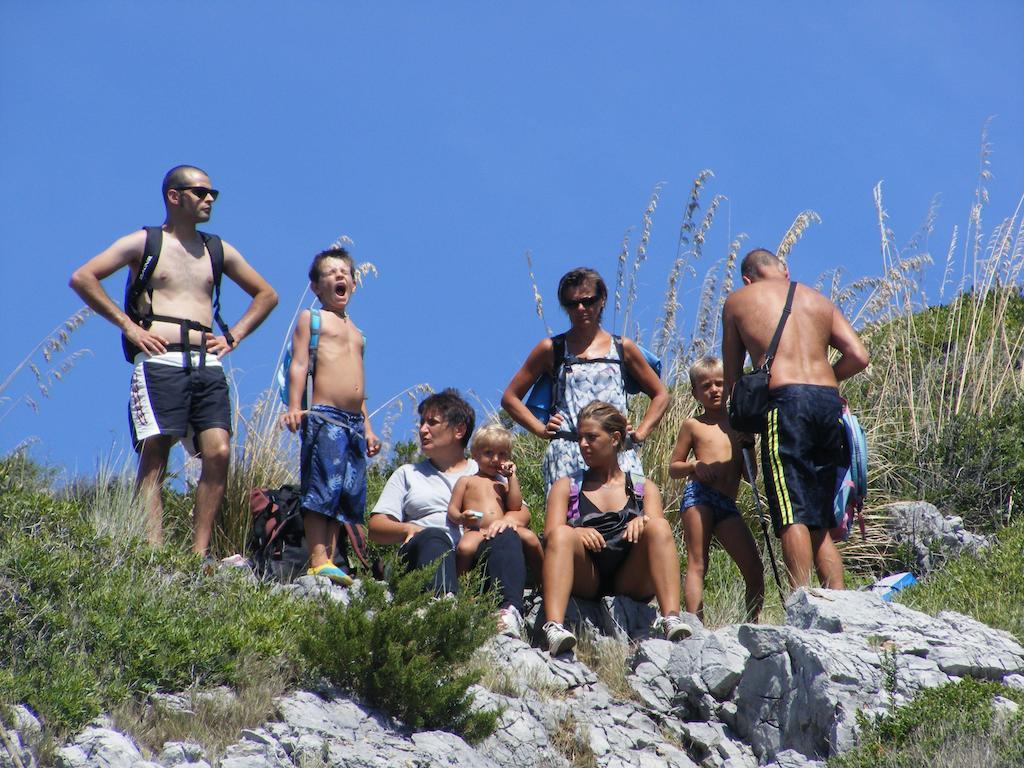 Cala Blanca Villaggio Alberghiero مارينا دي كاميروتا المظهر الخارجي الصورة