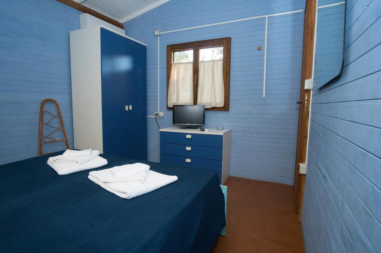 Cala Blanca Villaggio Alberghiero مارينا دي كاميروتا المظهر الخارجي الصورة