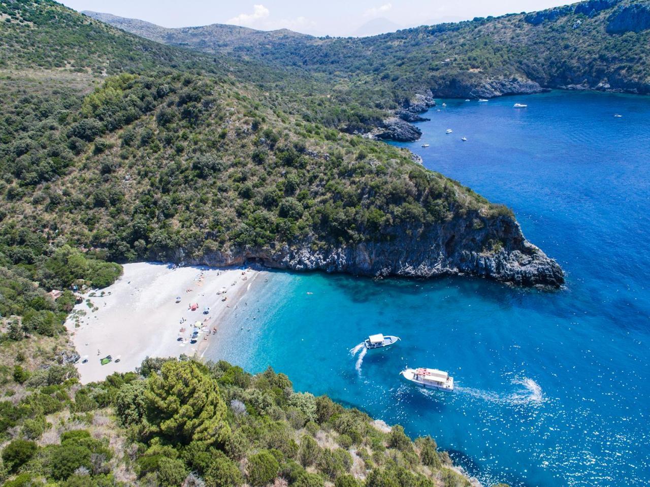 Cala Blanca Villaggio Alberghiero مارينا دي كاميروتا المظهر الخارجي الصورة