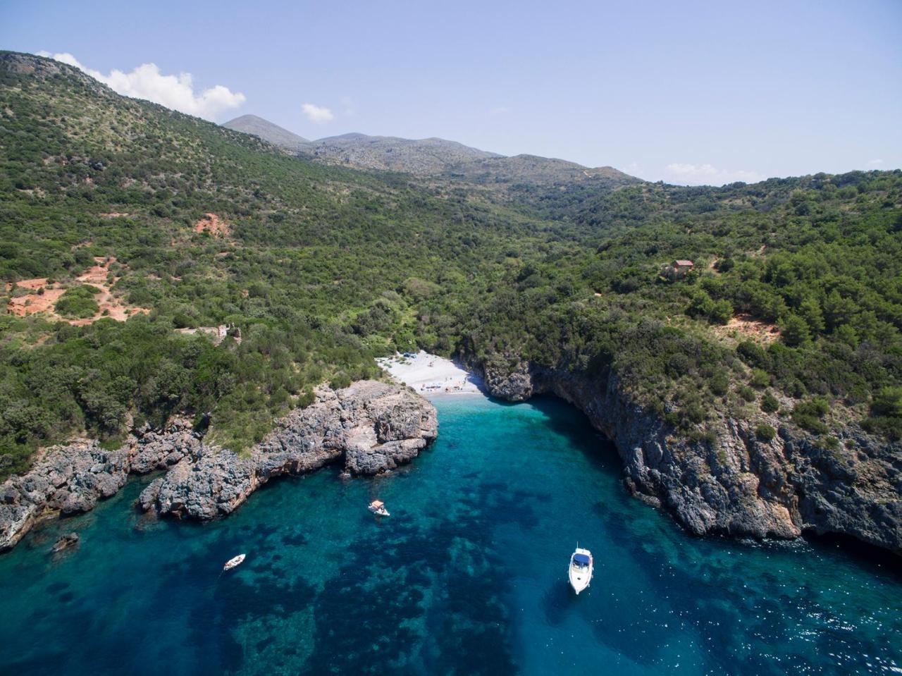 Cala Blanca Villaggio Alberghiero مارينا دي كاميروتا المظهر الخارجي الصورة